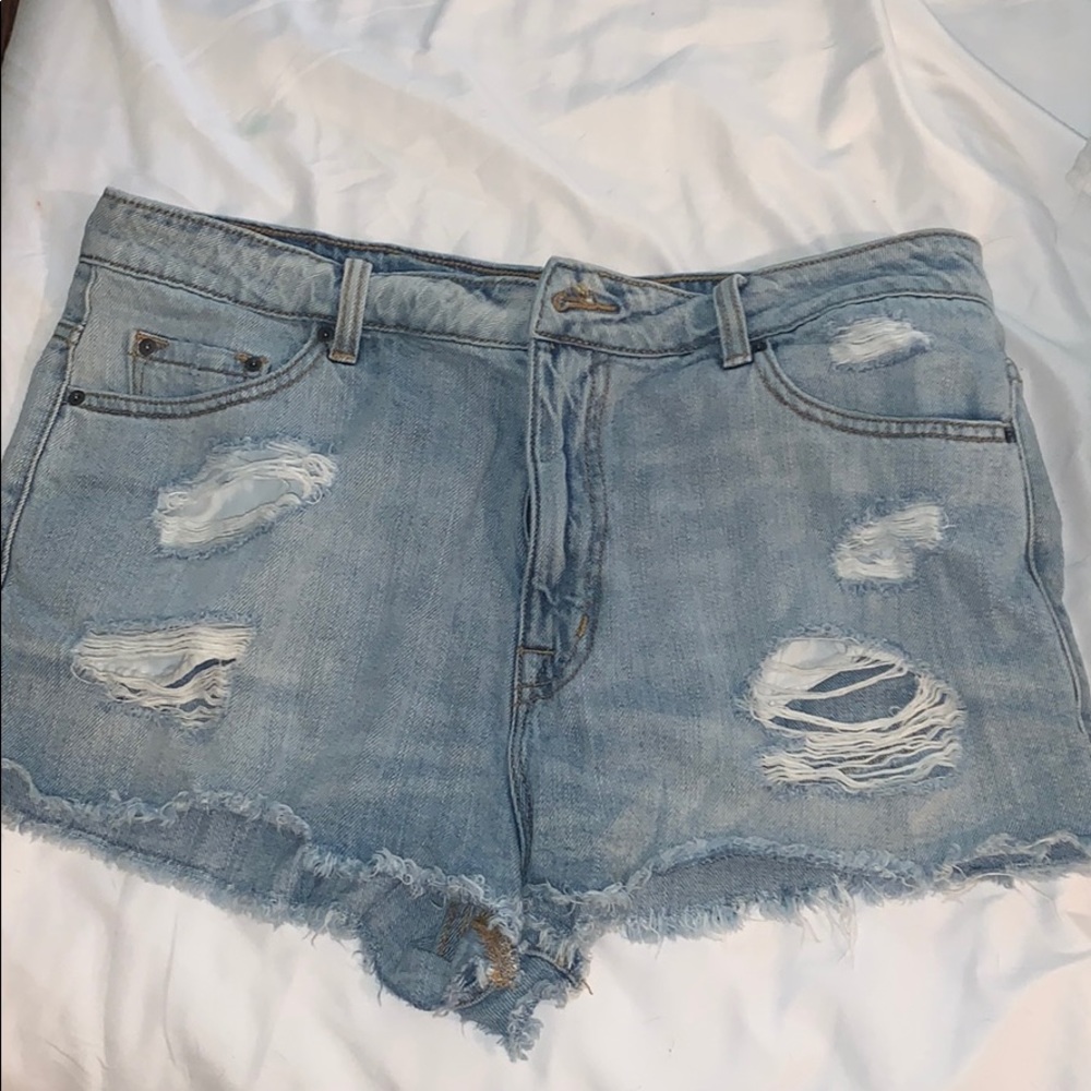 BDG cheeky jean shorts size 32